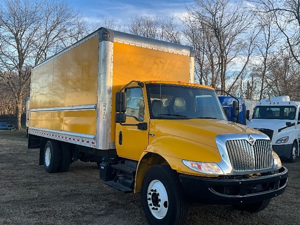 Medium Duty Box Truck-Light and Medium Duty Trucks-International-2020-MV607-Springfield-MO-168,823\n\t\tmiles-$ 33,500 - Image 1