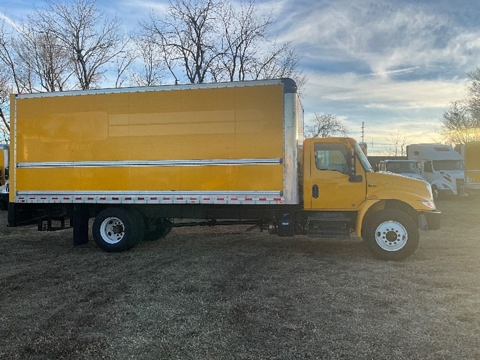 Medium Duty Box Truck-Light and Medium Duty Trucks-International-2020-MV607-Springfield-MO-168,823\n\t\tmiles-$ 33,500 - Image 15