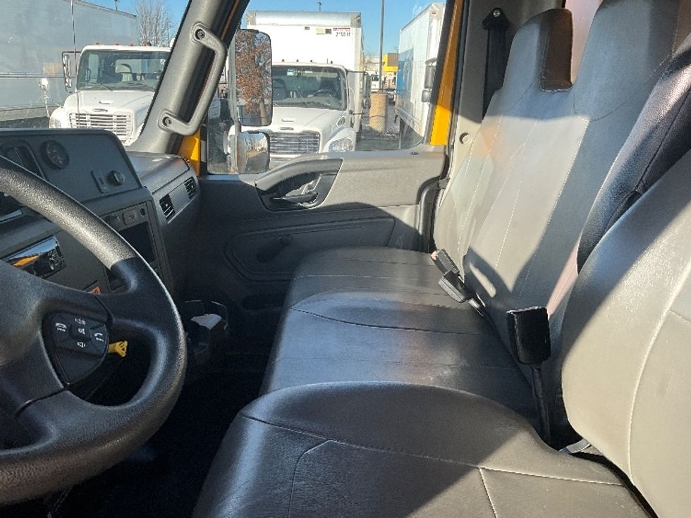 Medium Duty Box Truck-Light and Medium Duty Trucks-International-2020-MV607-Springfield-MO-168,823\n\t\tmiles-$ 33,500 - Image 19