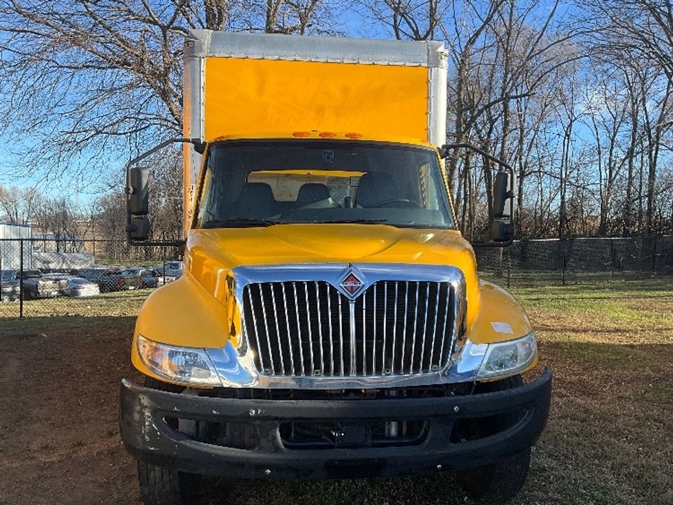 Medium Duty Box Truck-Light and Medium Duty Trucks-International-2020-MV607-Springfield-MO-168,823\n\t\tmiles-$ 33,500 - Image 2