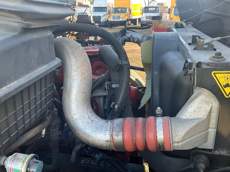 Medium Duty Box Truck-Light and Medium Duty Trucks-International-2020-MV607-Springfield-MO-168,823\n\t\tmiles-$ 33,500 - Image 23