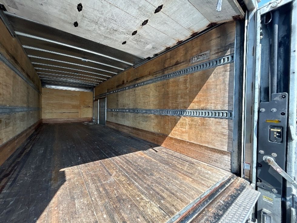 Medium Duty Box Truck-Light and Medium Duty Trucks-International-2020-MV607-Springfield-MO-97,311\n\t\tmiles-$ 62,750 - Image 12