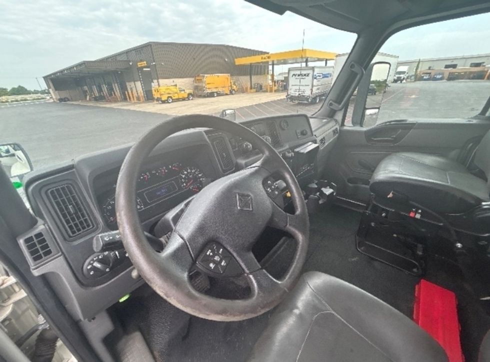 Medium Duty Box Truck-Light and Medium Duty Trucks-International-2020-MV607-Springfield-MO-97,311\n\t\tmiles-$ 62,750 - Image 17