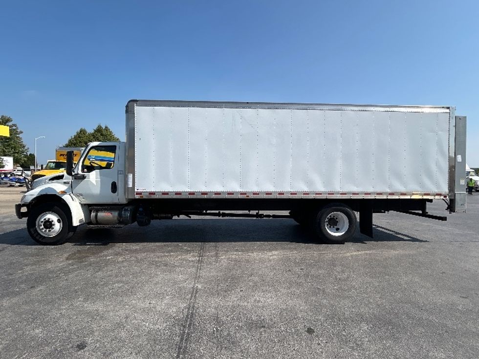 Medium Duty Box Truck-Light and Medium Duty Trucks-International-2020-MV607-Springfield-MO-97,311\n\t\tmiles-$ 62,750 - Image 4