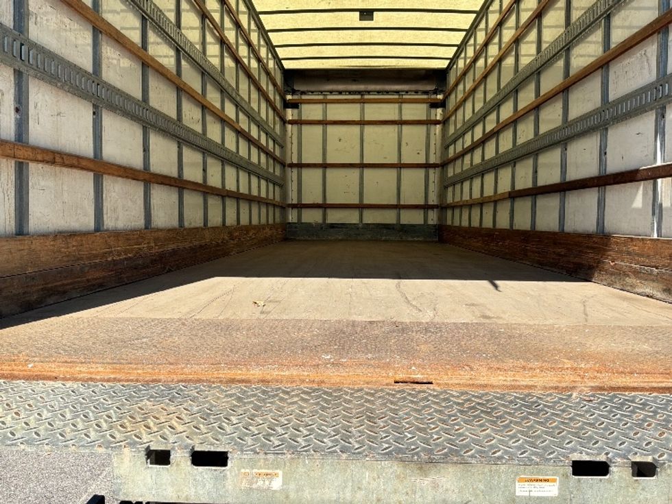 Medium Duty Box Truck-Light and Medium Duty Trucks-International-2020-MV607-Ste-Foy-PQ-217,584\n\t\tkm-$ 51,750 - Image 10