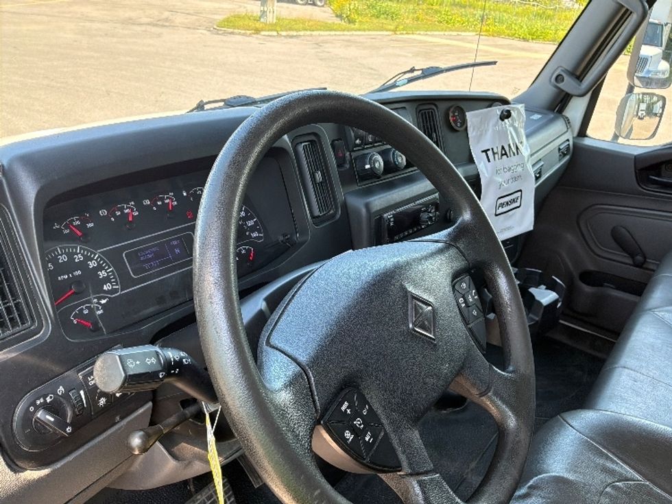 Medium Duty Box Truck-Light and Medium Duty Trucks-International-2020-MV607-Ste-Foy-PQ-217,584\n\t\tkm-$ 51,750 - Image 17