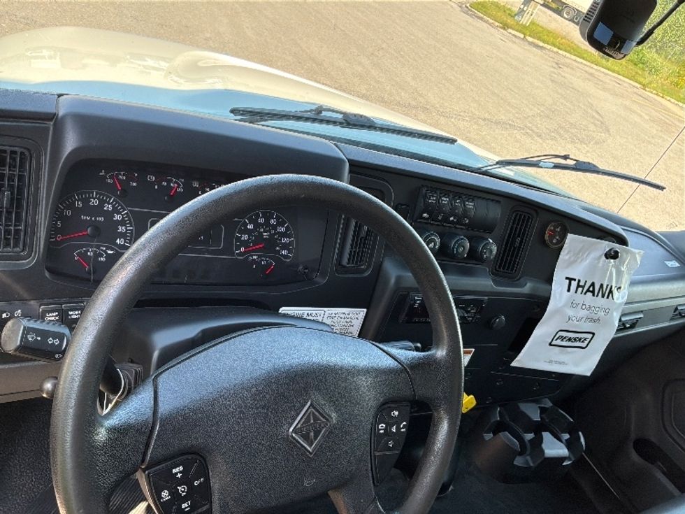 Medium Duty Box Truck-Light and Medium Duty Trucks-International-2020-MV607-Ste-Foy-PQ-217,584\n\t\tkm-$ 51,750 - Image 18