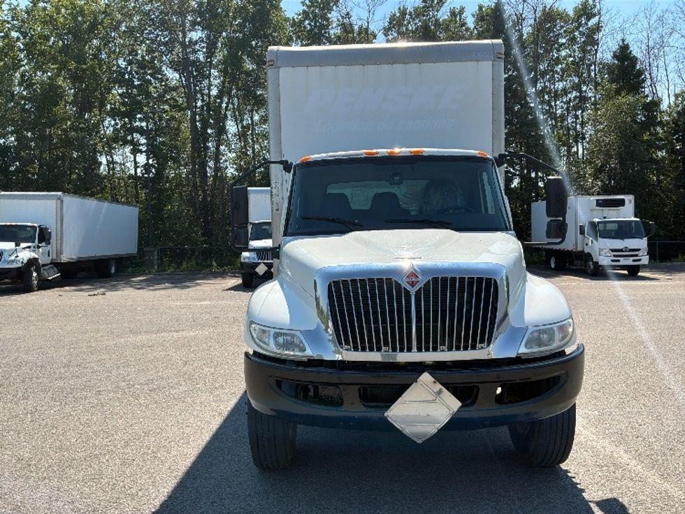 Medium Duty Box Truck-Light and Medium Duty Trucks-International-2020-MV607-Ste-Foy-PQ-217,584\n\t\tkm-$ 51,750 - Image 2