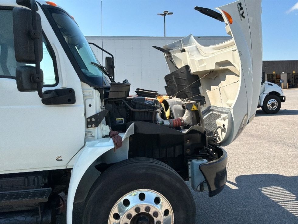 Medium Duty Box Truck-Light and Medium Duty Trucks-International-2020-MV607-Ste-Foy-PQ-217,584\n\t\tkm-$ 51,750 - Image 23