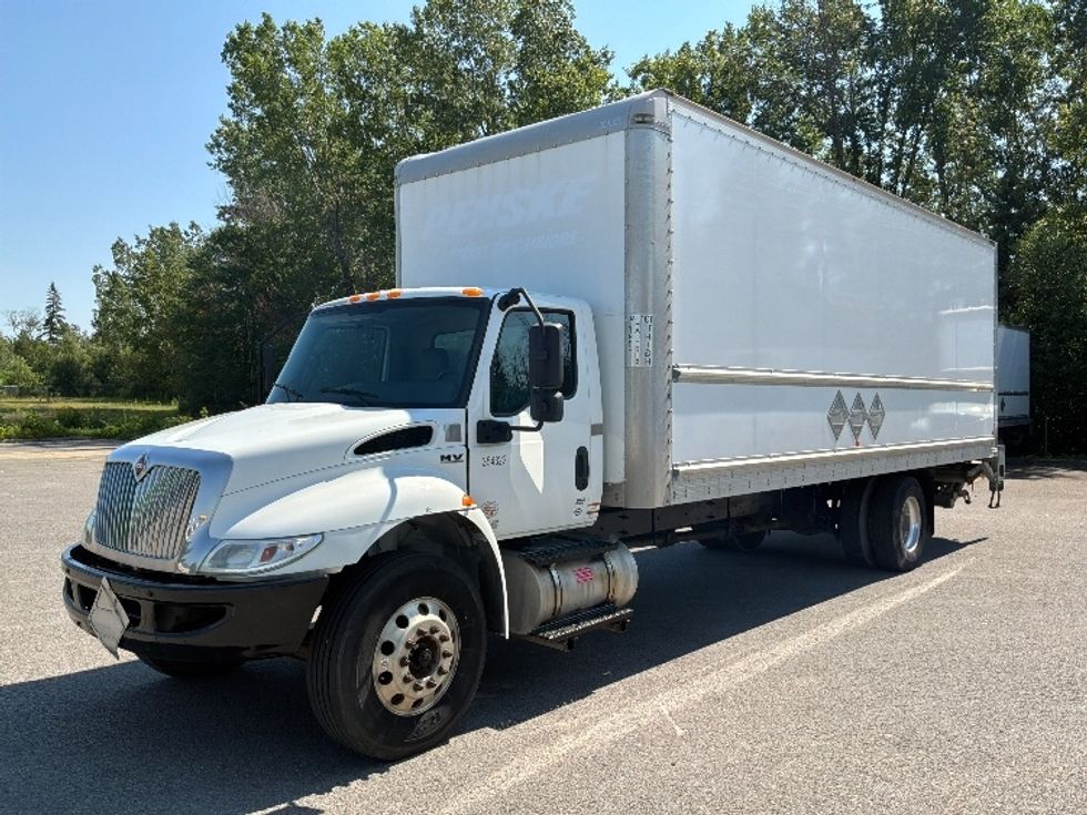 Medium Duty Box Truck-Light and Medium Duty Trucks-International-2020-MV607-Ste-Foy-PQ-217,584\n\t\tkm-$ 51,750 - Image 3