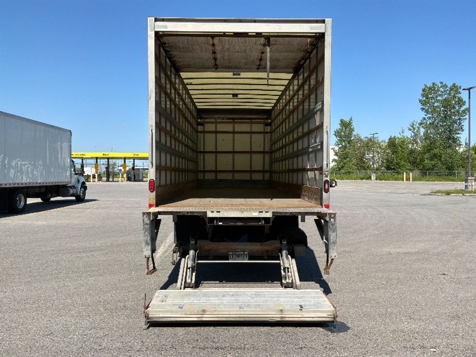 Medium Duty Box Truck-Light and Medium Duty Trucks-International-2020-MV607-Ste-Foy-PQ-217,584\n\t\tkm-$ 51,750 - Image 9
