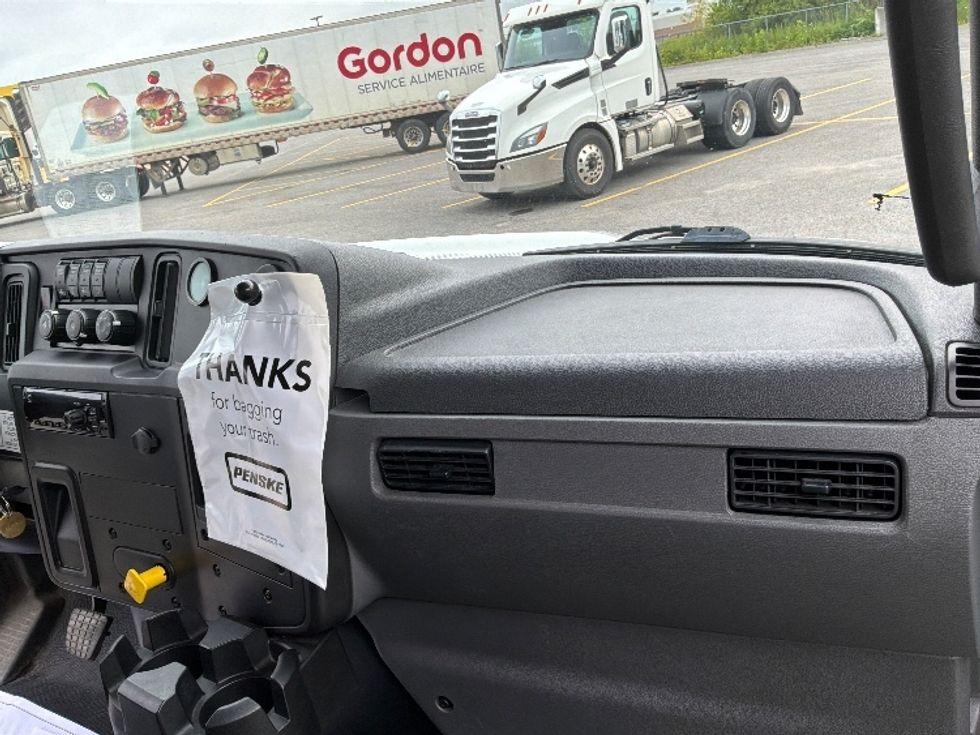 Medium Duty Box Truck-Light and Medium Duty Trucks-International-2020-MV607-Ste-Foy-PQ-240,958\n\t\tkm-$ 49,750 - Image 21