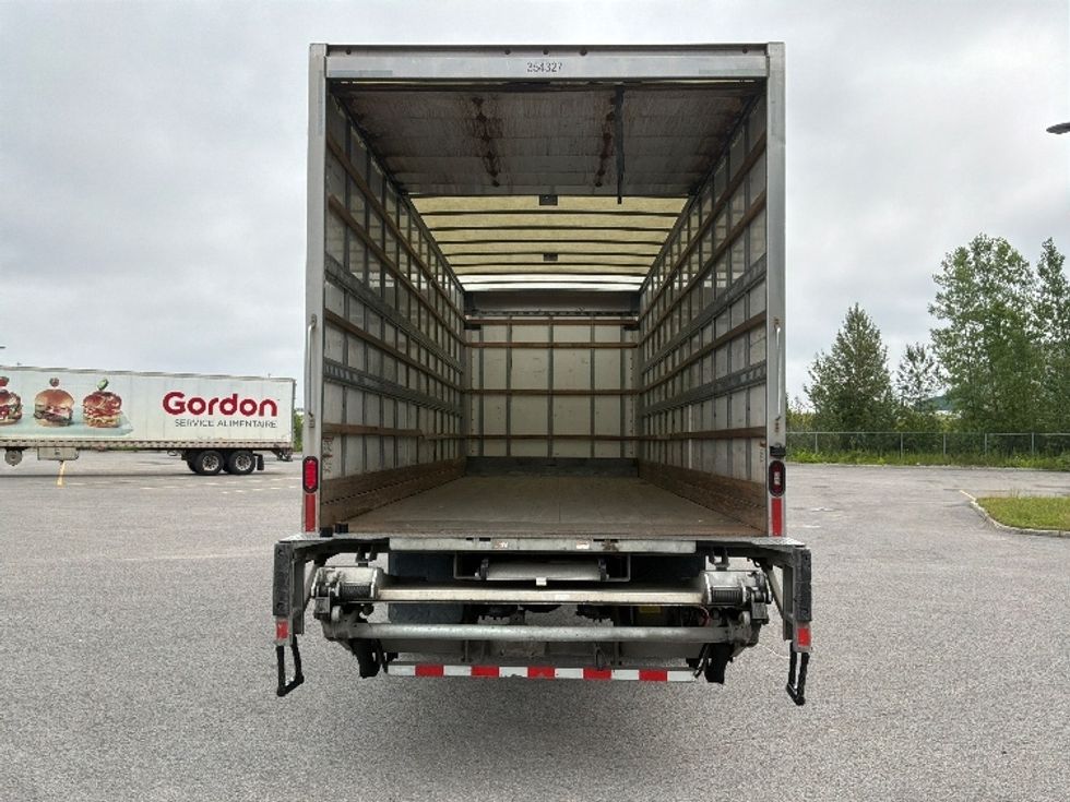 Medium Duty Box Truck-Light and Medium Duty Trucks-International-2020-MV607-Ste-Foy-PQ-240,958\n\t\tkm-$ 49,750 - Image 8