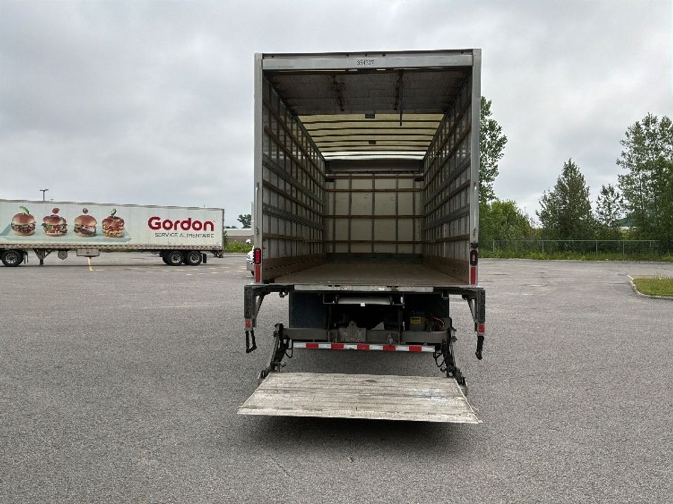 Medium Duty Box Truck-Light and Medium Duty Trucks-International-2020-MV607-Ste-Foy-PQ-240,958\n\t\tkm-$ 49,750 - Image 9
