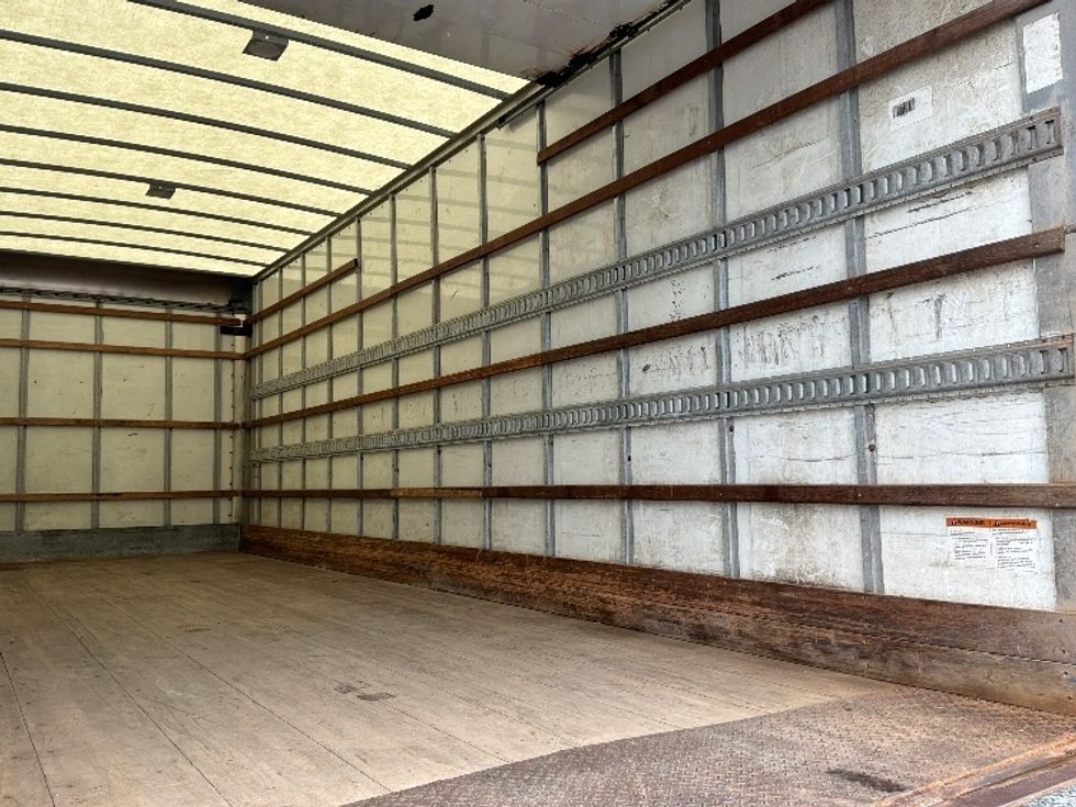 Medium Duty Box Truck-Light and Medium Duty Trucks-International-2020-MV607-Ste-Foy-PQ-245,209\n\t\tkm-$ 54,750 - Image 12