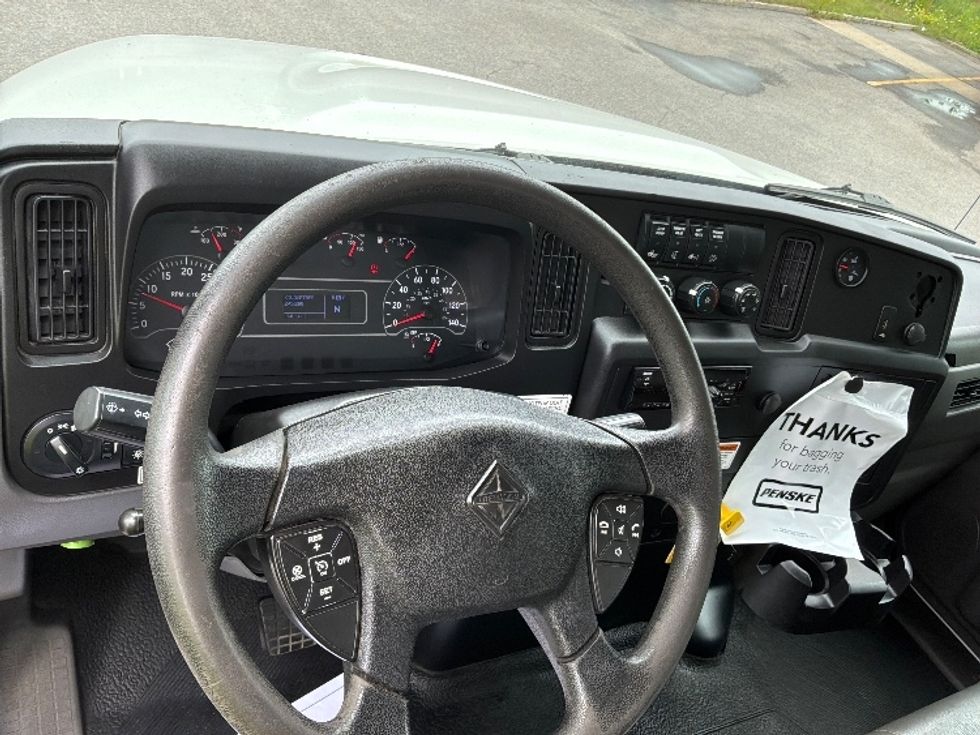 Medium Duty Box Truck-Light and Medium Duty Trucks-International-2020-MV607-Ste-Foy-PQ-245,209\n\t\tkm-$ 54,750 - Image 18
