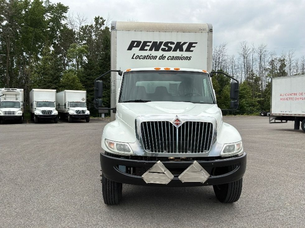 Medium Duty Box Truck-Light and Medium Duty Trucks-International-2020-MV607-Ste-Foy-PQ-245,209\n\t\tkm-$ 54,750 - Image 2