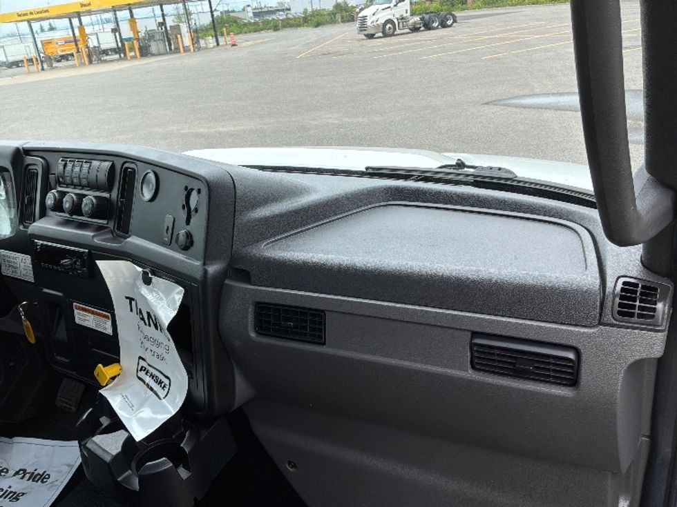 Medium Duty Box Truck-Light and Medium Duty Trucks-International-2020-MV607-Ste-Foy-PQ-245,209\n\t\tkm-$ 54,750 - Image 21