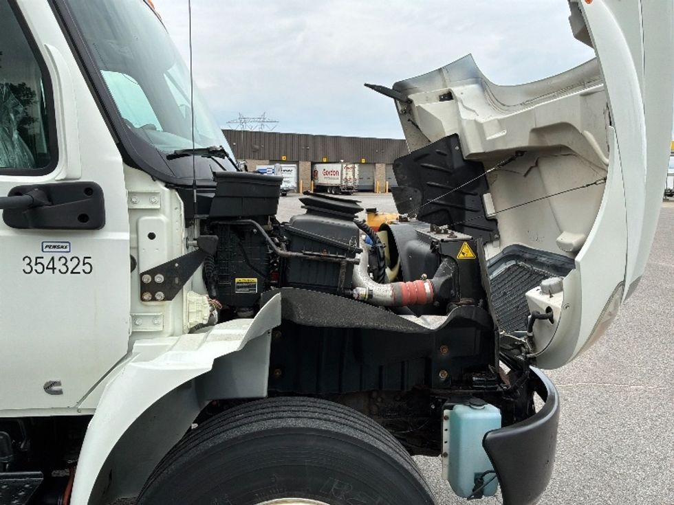 Medium Duty Box Truck-Light and Medium Duty Trucks-International-2020-MV607-Ste-Foy-PQ-245,209\n\t\tkm-$ 54,750 - Image 23