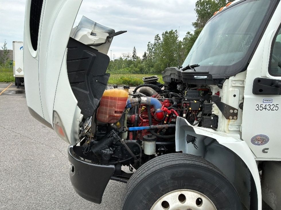 Medium Duty Box Truck-Light and Medium Duty Trucks-International-2020-MV607-Ste-Foy-PQ-245,209\n\t\tkm-$ 54,750 - Image 24