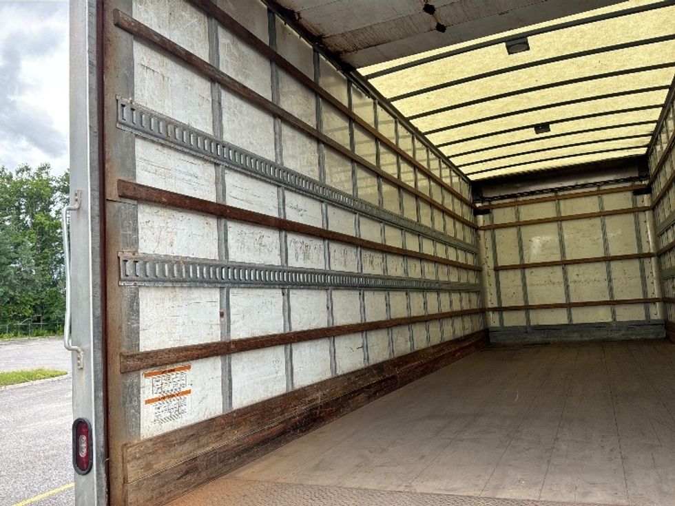 Medium Duty Box Truck-Light and Medium Duty Trucks-International-2020-MV607-Ste-Foy-PQ-282,546\n\t\tkm-$ 46,250 - Image 11