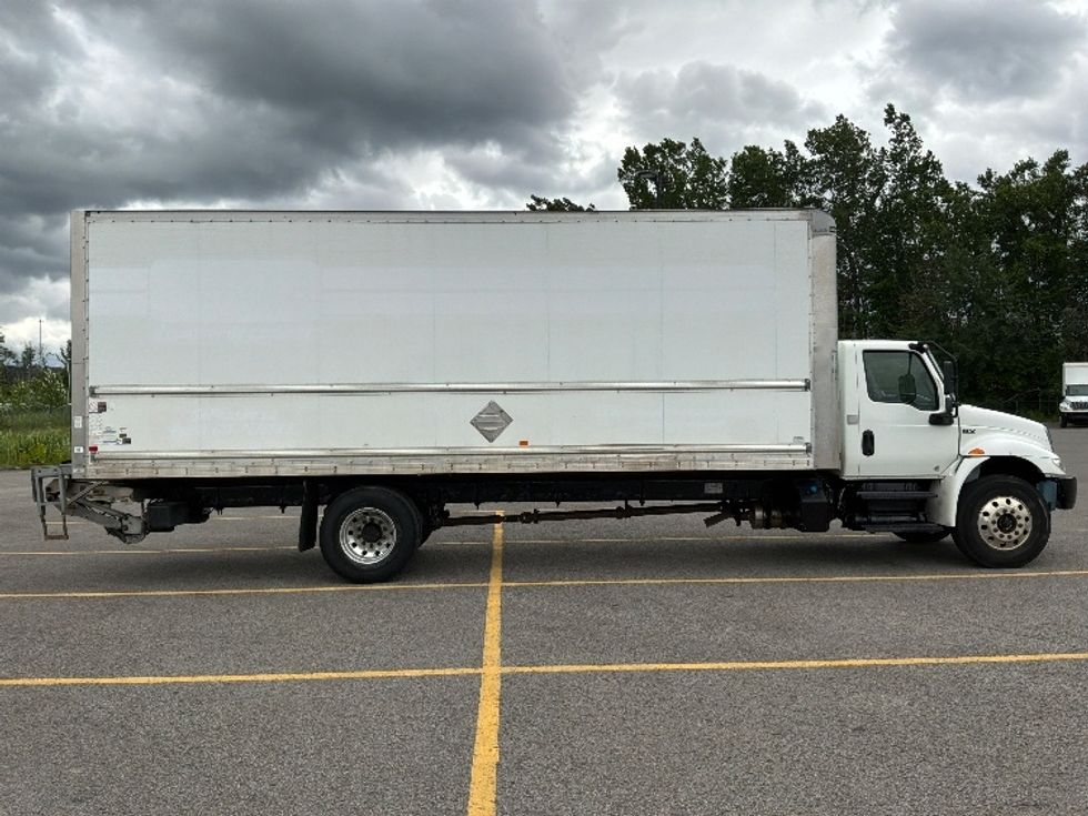 Medium Duty Box Truck-Light and Medium Duty Trucks-International-2020-MV607-Ste-Foy-PQ-282,546\n\t\tkm-$ 46,250 - Image 15