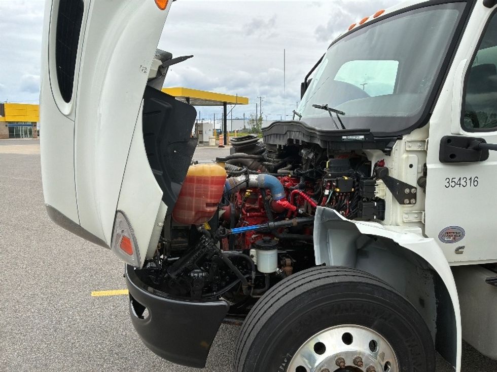 Medium Duty Box Truck-Light and Medium Duty Trucks-International-2020-MV607-Ste-Foy-PQ-282,546\n\t\tkm-$ 46,250 - Image 24