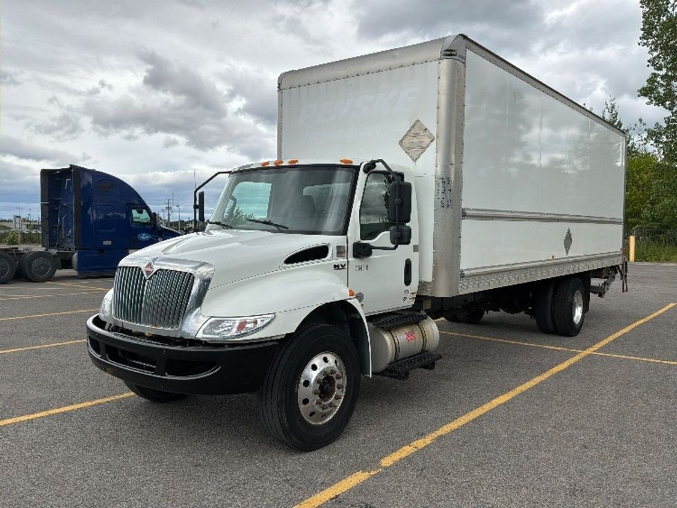 Medium Duty Box Truck-Light and Medium Duty Trucks-International-2020-MV607-Ste-Foy-PQ-282,546\n\t\tkm-$ 46,250 - Image 3