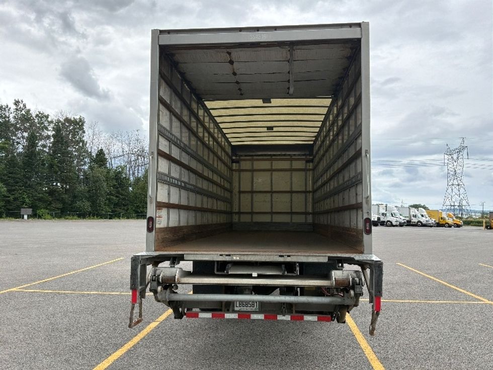 Medium Duty Box Truck-Light and Medium Duty Trucks-International-2020-MV607-Ste-Foy-PQ-282,546\n\t\tkm-$ 46,250 - Image 8