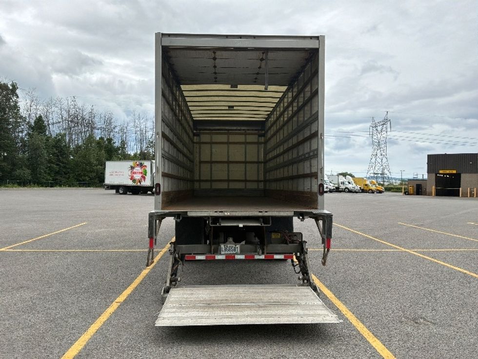 Medium Duty Box Truck-Light and Medium Duty Trucks-International-2020-MV607-Ste-Foy-PQ-282,546\n\t\tkm-$ 46,250 - Image 9