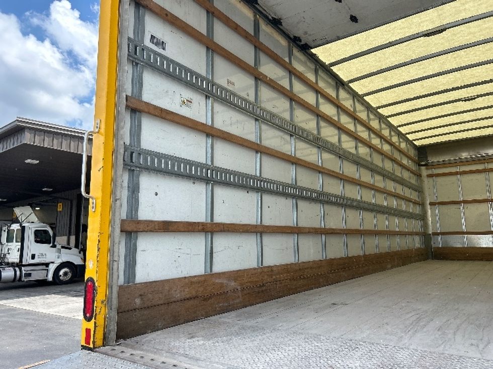 Medium Duty Box Truck-Light and Medium Duty Trucks-International-2020-MV607-Sterling-VA-188,445\n\t\tmiles-$ 44,500 - Image 11