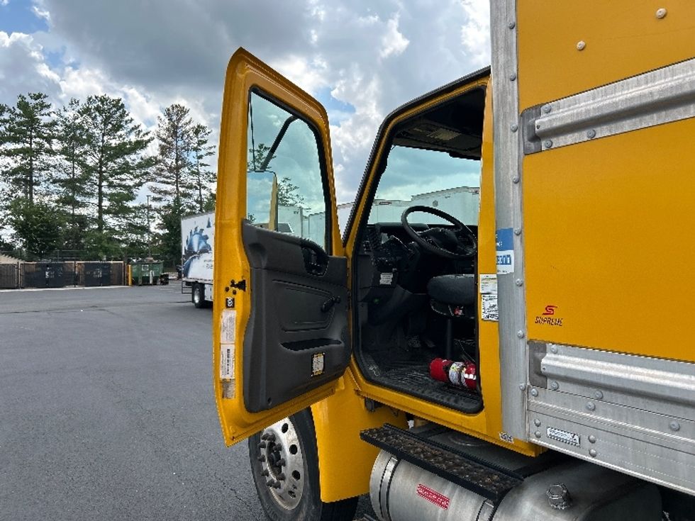 Medium Duty Box Truck-Light and Medium Duty Trucks-International-2020-MV607-Sterling-VA-188,445\n\t\tmiles-$ 44,500 - Image 16