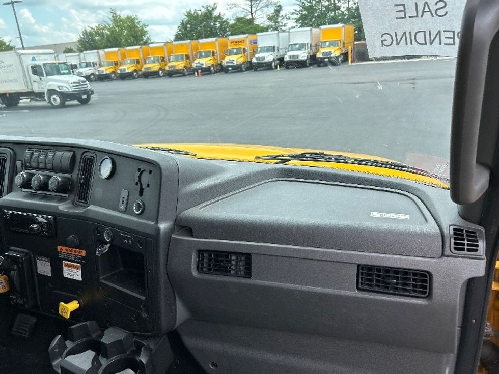 Medium Duty Box Truck-Light and Medium Duty Trucks-International-2020-MV607-Sterling-VA-188,445\n\t\tmiles-$ 44,500 - Image 21
