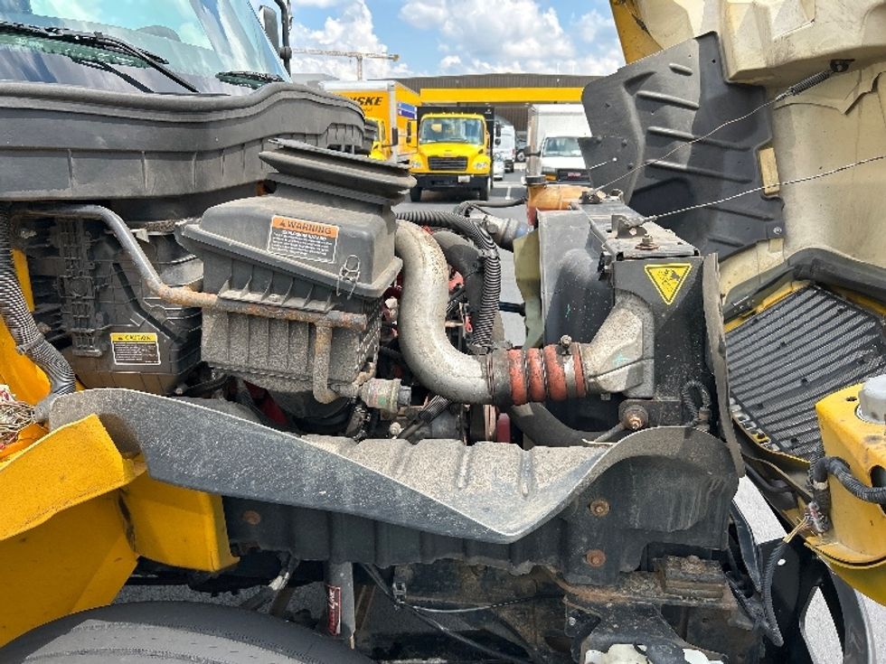 Medium Duty Box Truck-Light and Medium Duty Trucks-International-2020-MV607-Sterling-VA-188,445\n\t\tmiles-$ 44,500 - Image 23