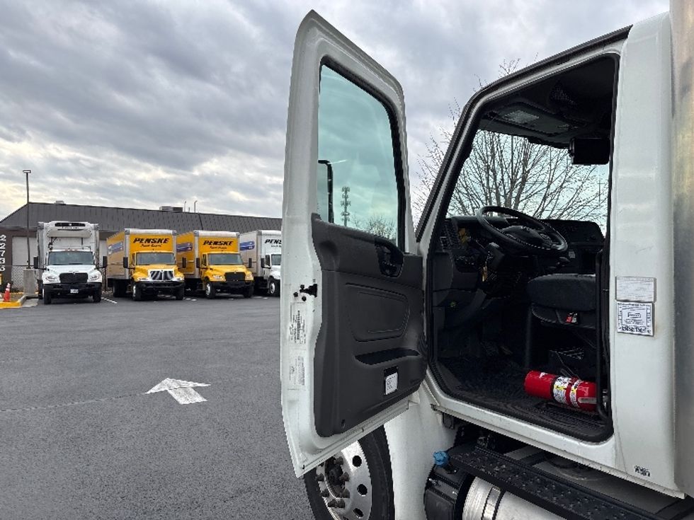 Medium Duty Box Truck-Light and Medium Duty Trucks-International-2020-MV607-Sterling-VA-87,130\n\t\tmiles-$ 60,250 - Image 16