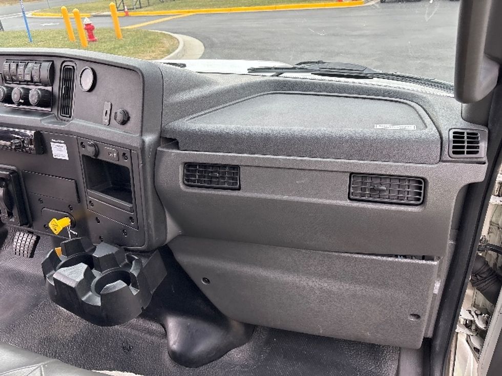 Medium Duty Box Truck-Light and Medium Duty Trucks-International-2020-MV607-Sterling-VA-87,130\n\t\tmiles-$ 60,250 - Image 21