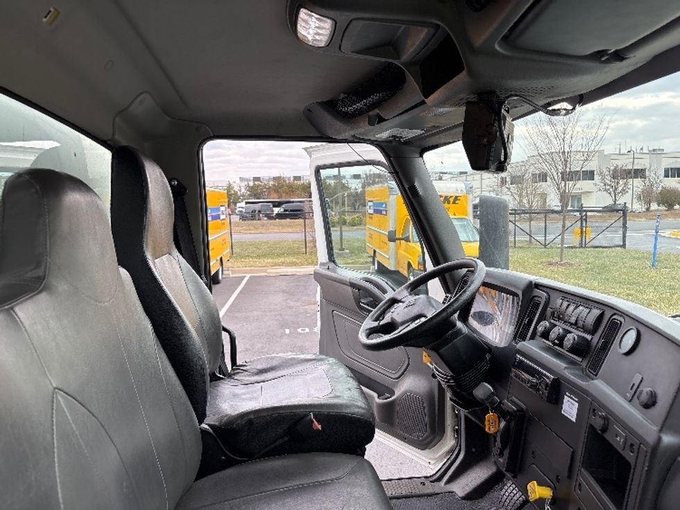 Medium Duty Box Truck-Light and Medium Duty Trucks-International-2020-MV607-Sterling-VA-87,130\n\t\tmiles-$ 60,250 - Image 22