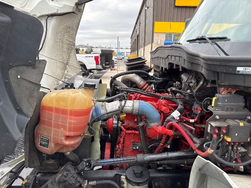 Medium Duty Box Truck-Light and Medium Duty Trucks-International-2020-MV607-Sterling-VA-87,130\n\t\tmiles-$ 60,250 - Image 24