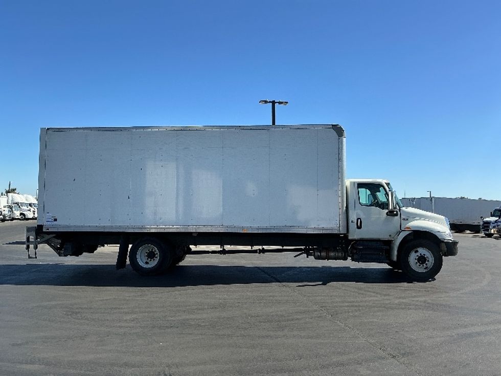 Medium Duty Box Truck-Light and Medium Duty Trucks-International-2020-MV607-Stockton-CA-132,349\n\t\tmiles-$ 57,750 - Image 15