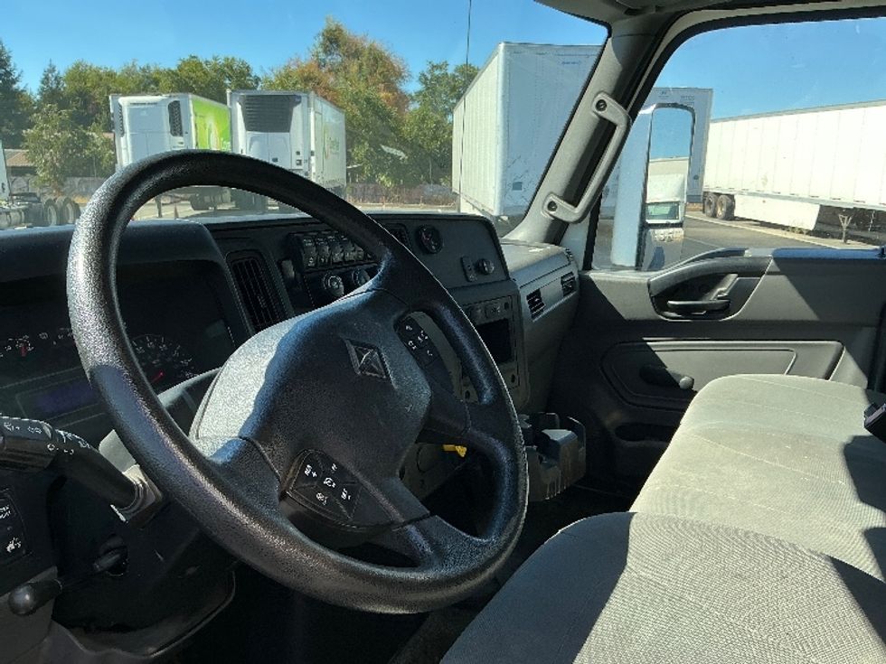 Medium Duty Box Truck-Light and Medium Duty Trucks-International-2020-MV607-Stockton-CA-132,349\n\t\tmiles-$ 57,750 - Image 18