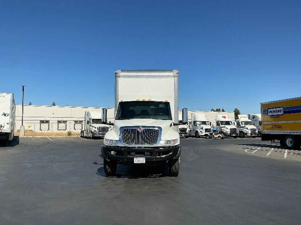 Medium Duty Box Truck-Light and Medium Duty Trucks-International-2020-MV607-Stockton-CA-132,349\n\t\tmiles-$ 57,750 - Image 2