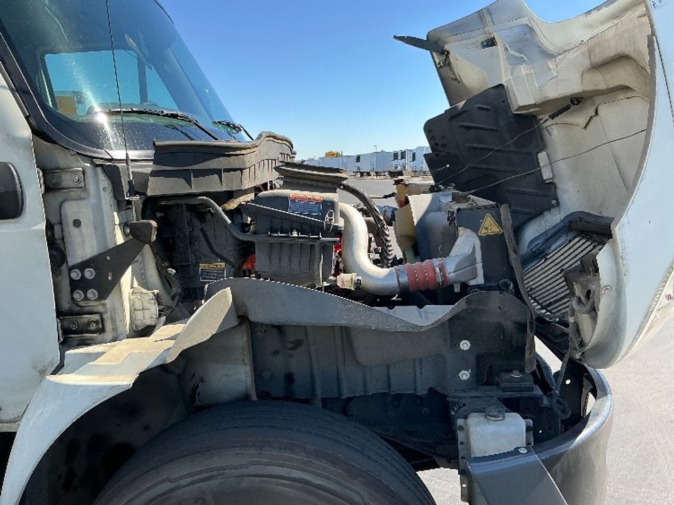 Medium Duty Box Truck-Light and Medium Duty Trucks-International-2020-MV607-Stockton-CA-132,349\n\t\tmiles-$ 57,750 - Image 23