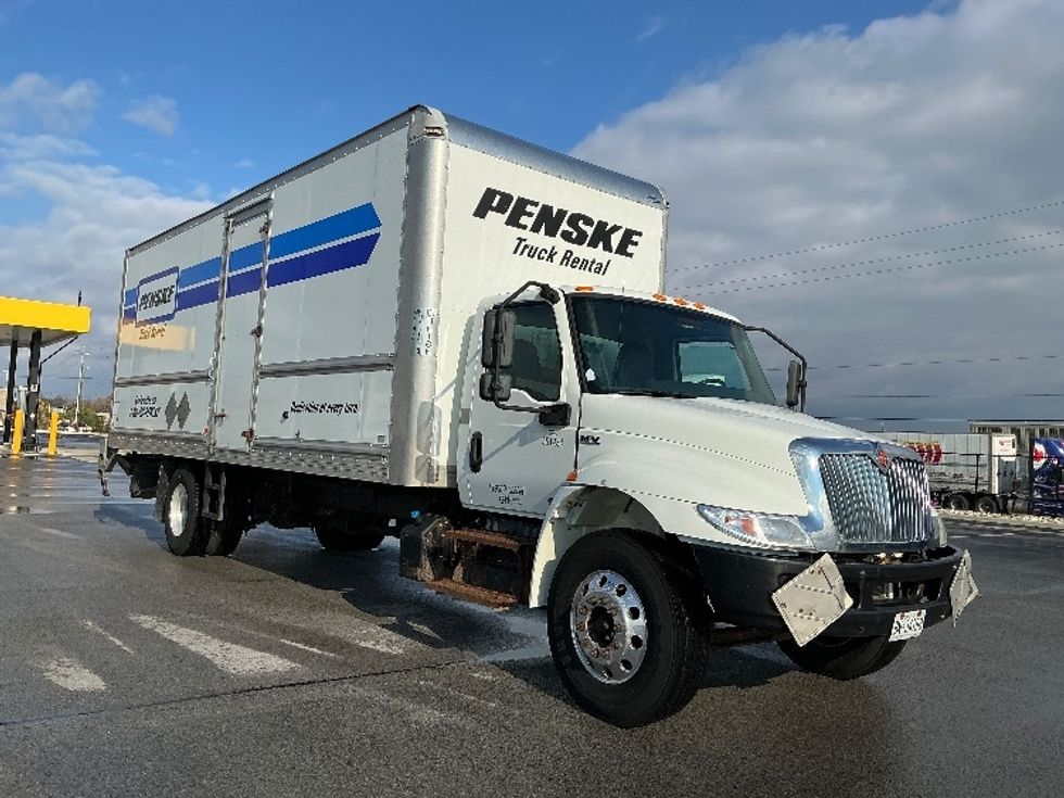 Medium Duty Box Truck-Light and Medium Duty Trucks-International-2020-MV607-Stoney Creek-ON-309,483\n\t\tkm-$ 50,750 - Image 1