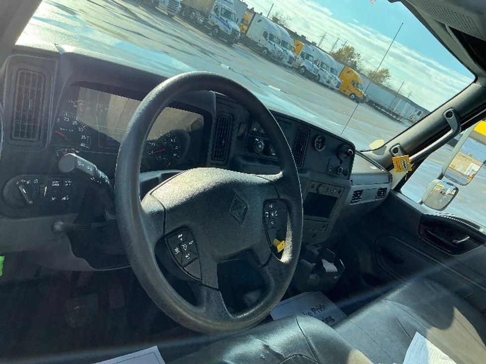 Medium Duty Box Truck-Light and Medium Duty Trucks-International-2020-MV607-Stoney Creek-ON-309,483\n\t\tkm-$ 50,750 - Image 17