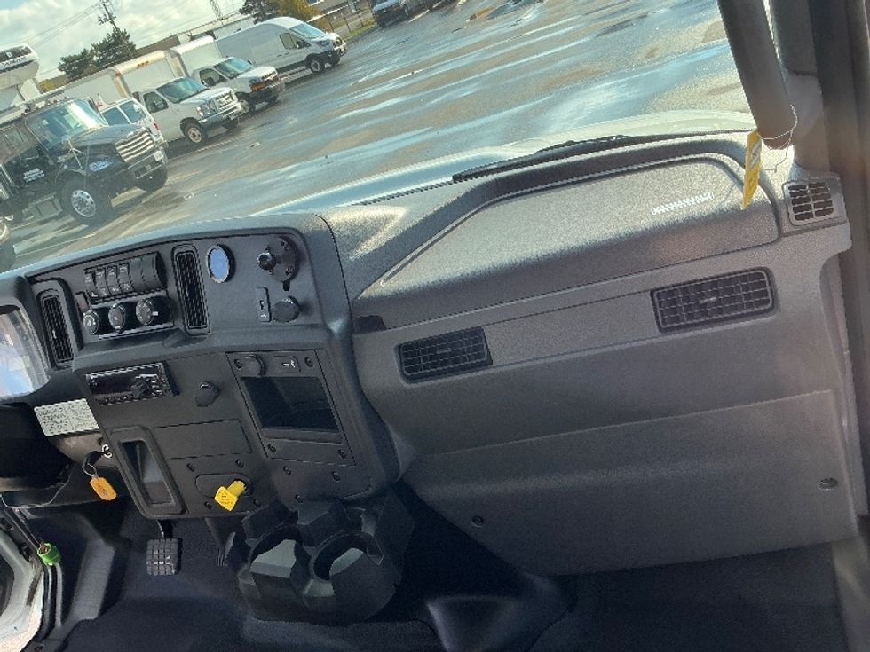 Medium Duty Box Truck-Light and Medium Duty Trucks-International-2020-MV607-Stoney Creek-ON-309,483\n\t\tkm-$ 50,750 - Image 21