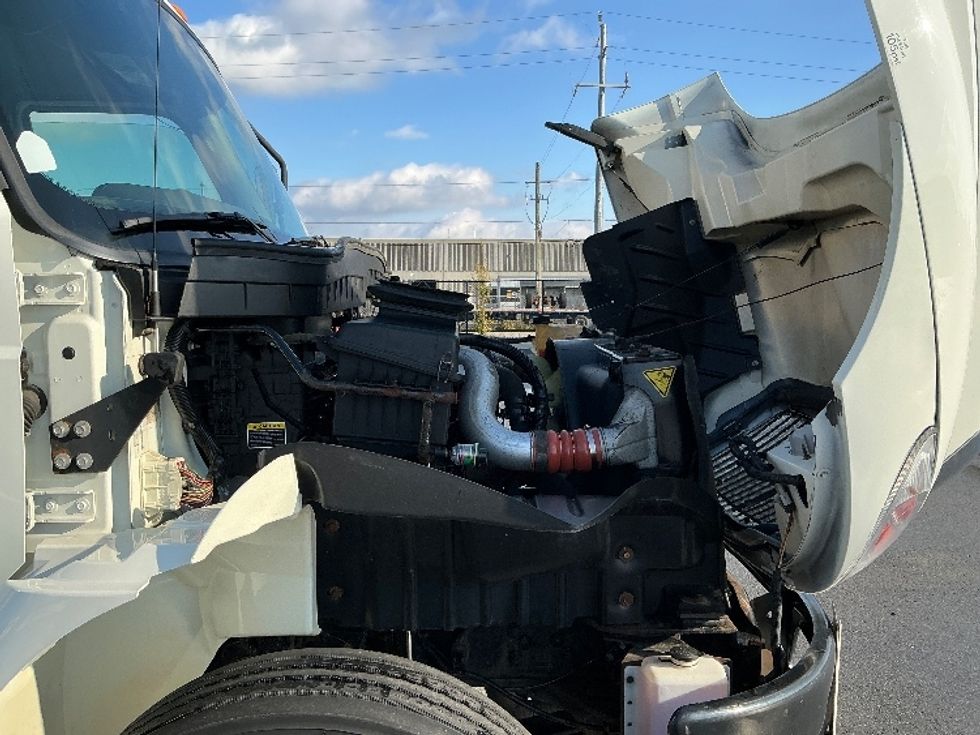 Medium Duty Box Truck-Light and Medium Duty Trucks-International-2020-MV607-Stoney Creek-ON-309,483\n\t\tkm-$ 50,750 - Image 23