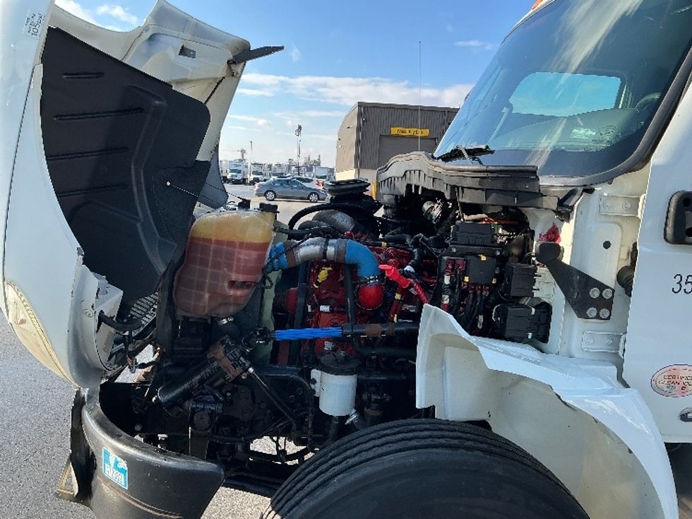 Medium Duty Box Truck-Light and Medium Duty Trucks-International-2020-MV607-Stoney Creek-ON-309,483\n\t\tkm-$ 50,750 - Image 24