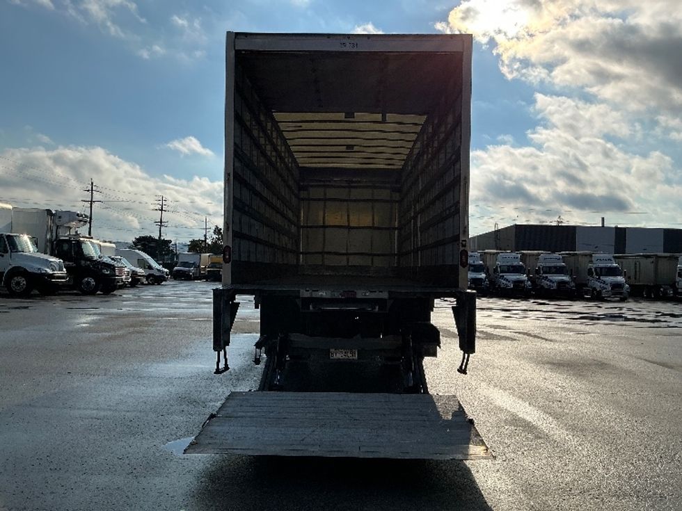 Medium Duty Box Truck-Light and Medium Duty Trucks-International-2020-MV607-Stoney Creek-ON-309,483\n\t\tkm-$ 50,750 - Image 9
