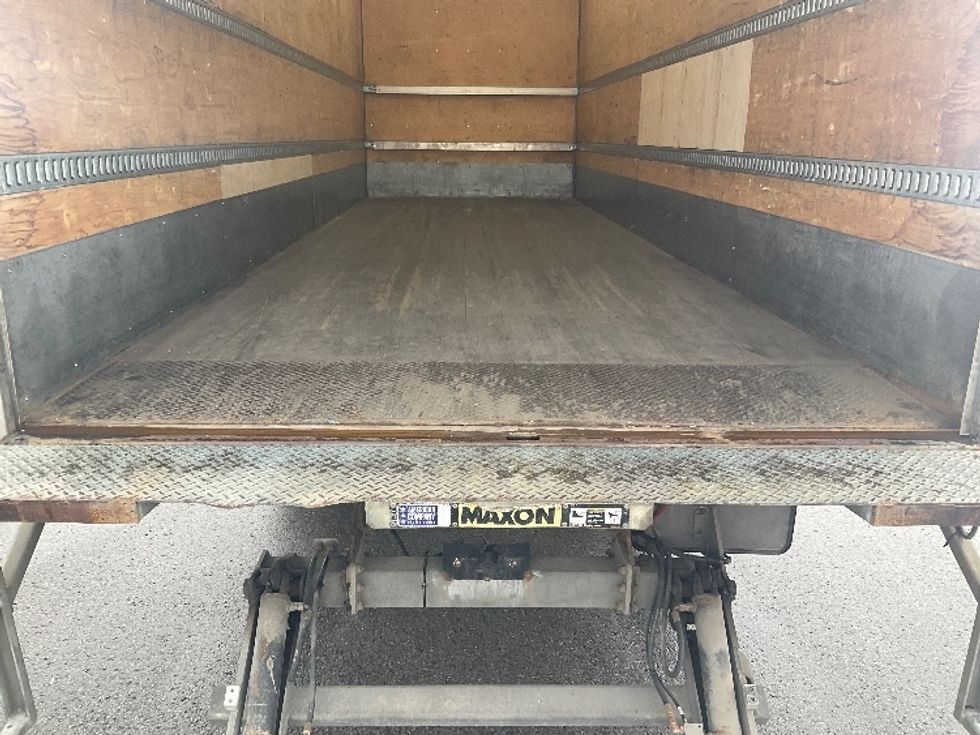 Medium Duty Box Truck-Light and Medium Duty Trucks-International-2020-MV607-Stoney Creek-ON-462,448\n\t\tkm-$ 28,250 - Image 10