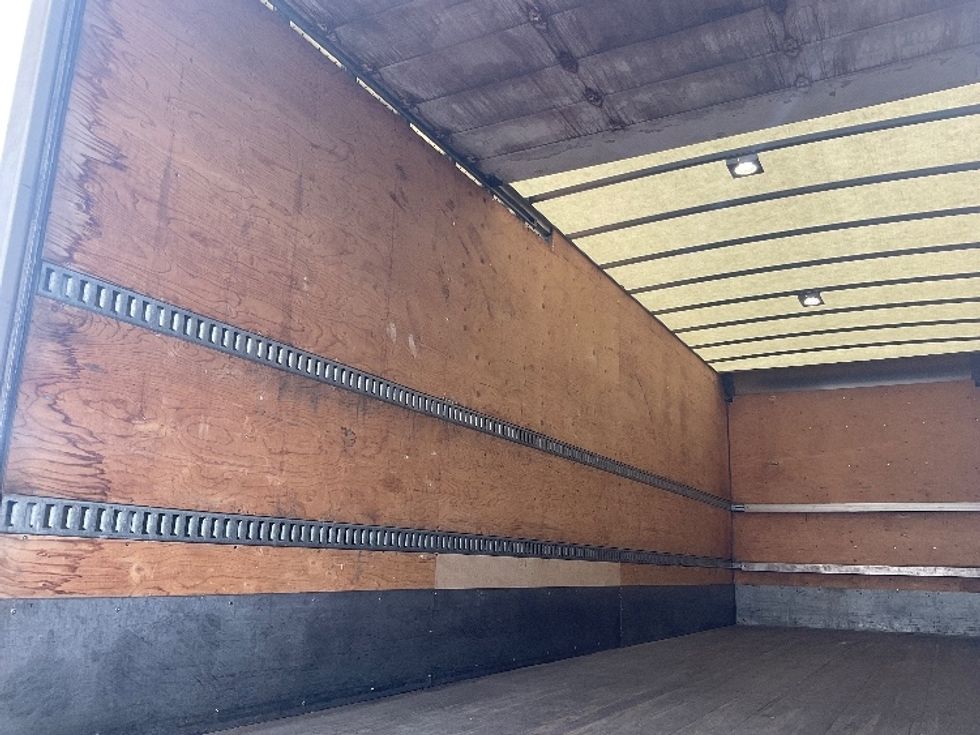 Medium Duty Box Truck-Light and Medium Duty Trucks-International-2020-MV607-Stoney Creek-ON-462,448\n\t\tkm-$ 28,250 - Image 11